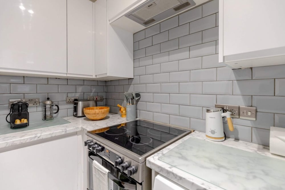 Central & Stylish 1BD Flat - 8mins to Greenwich!