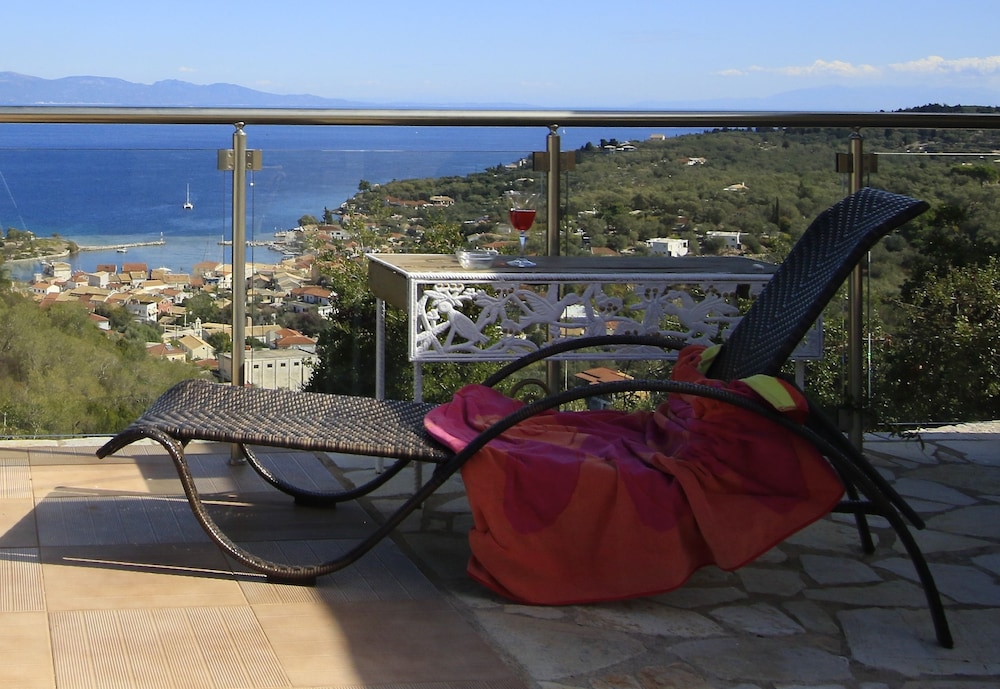 Artist's Villa Lilac Lilium