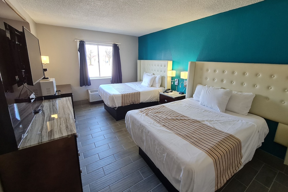 Bloomington Vacations - Bloomington Inn I-55 and I-74 - Property Image 15