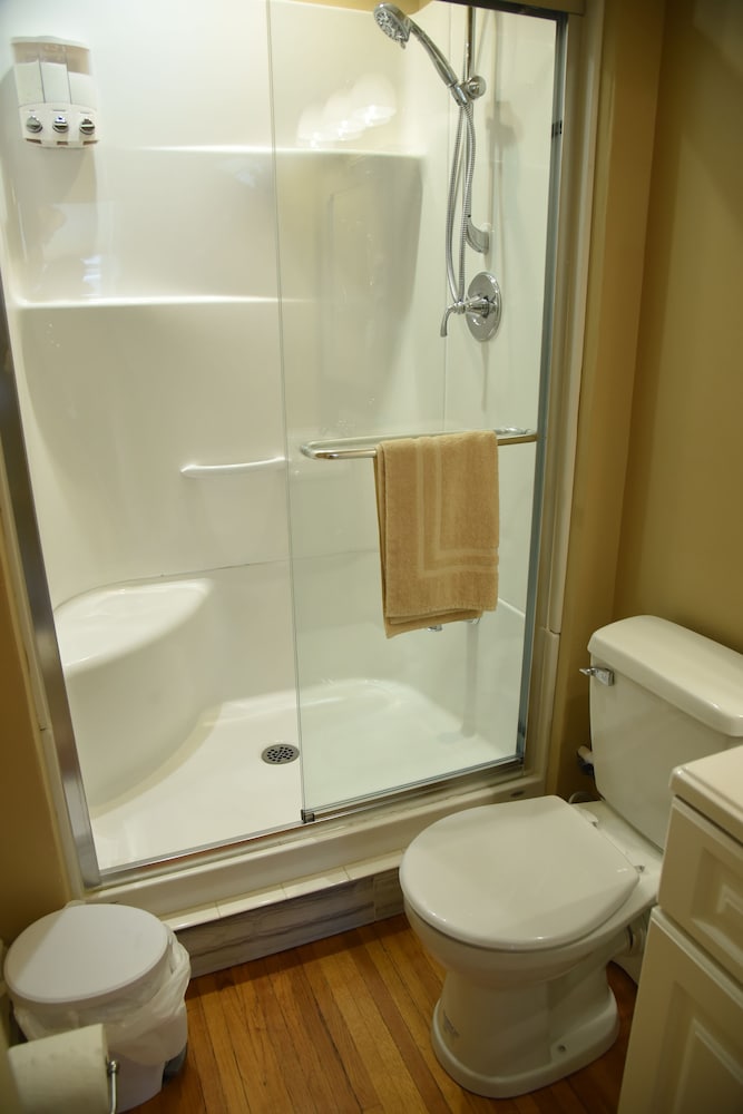 Brockville Vacations - The Noble Suites - Property Image 141