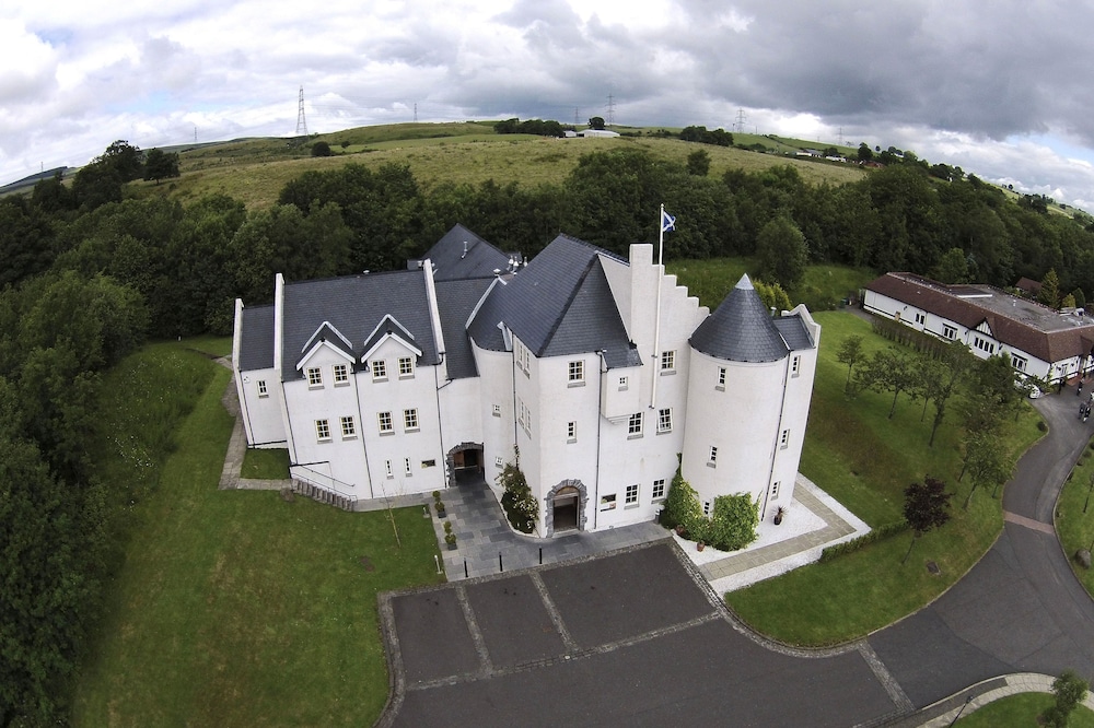 Glenskirlie House & Castle