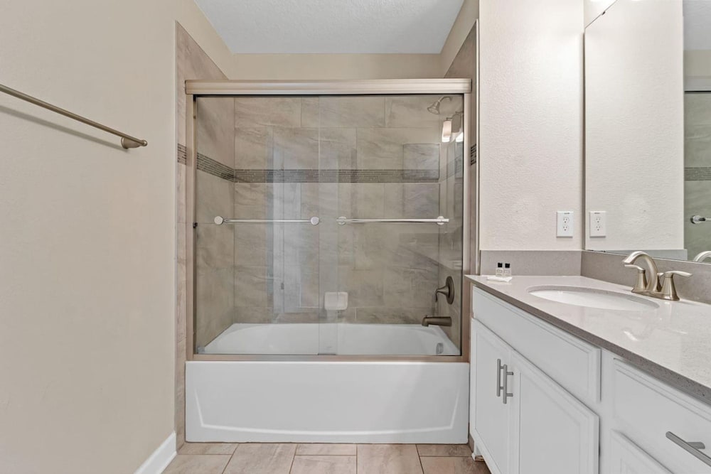 Your 5bdr House w Pool - 4959
