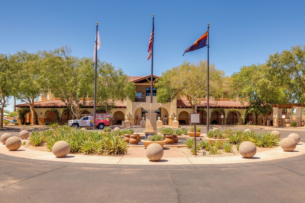 Private Yard & Fairway View: Phoenix Golf Retreat!
