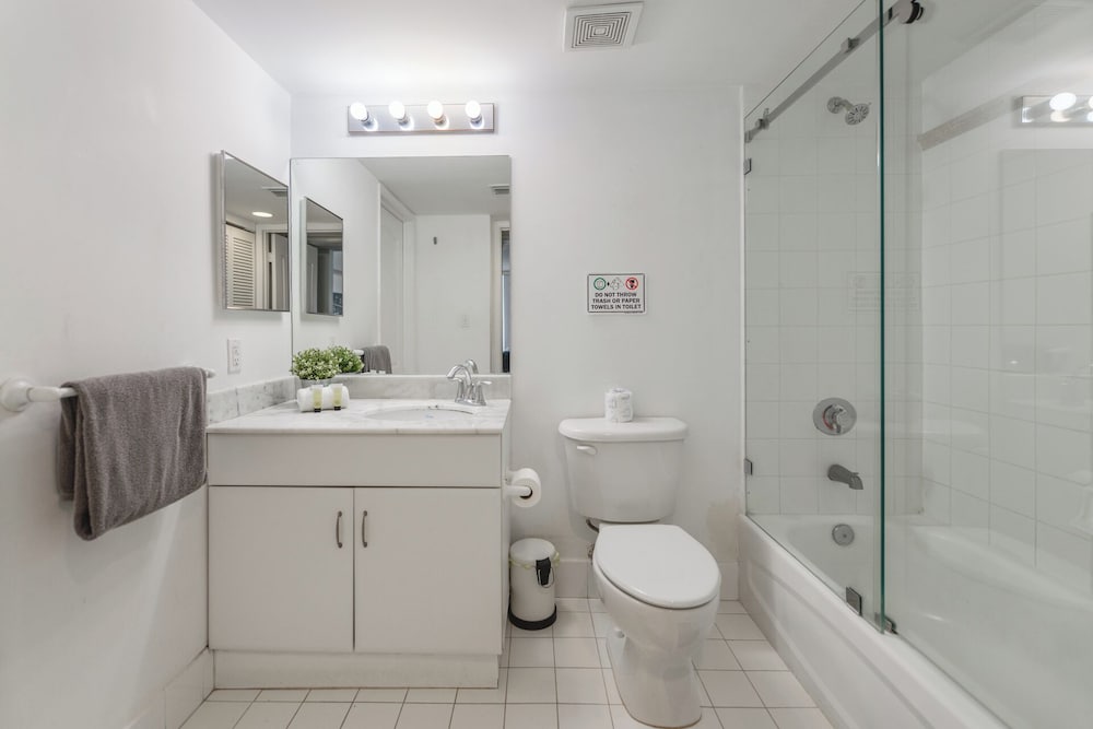 City Views Condo on 31st F at Brickell