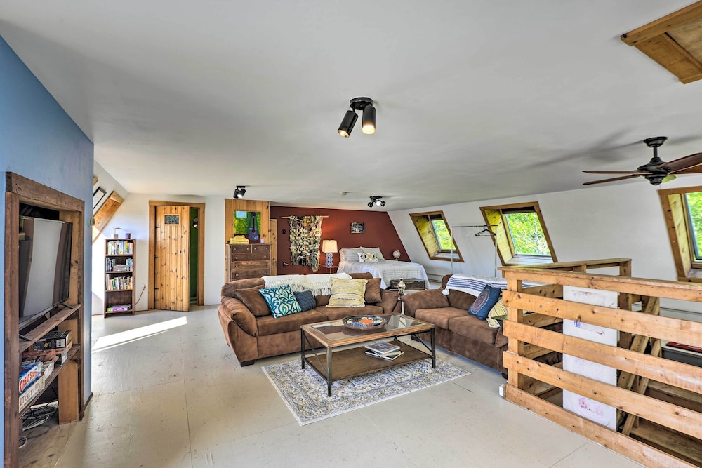 Charming Studio ~ 20 Mi to Acadia Nat'l Park!