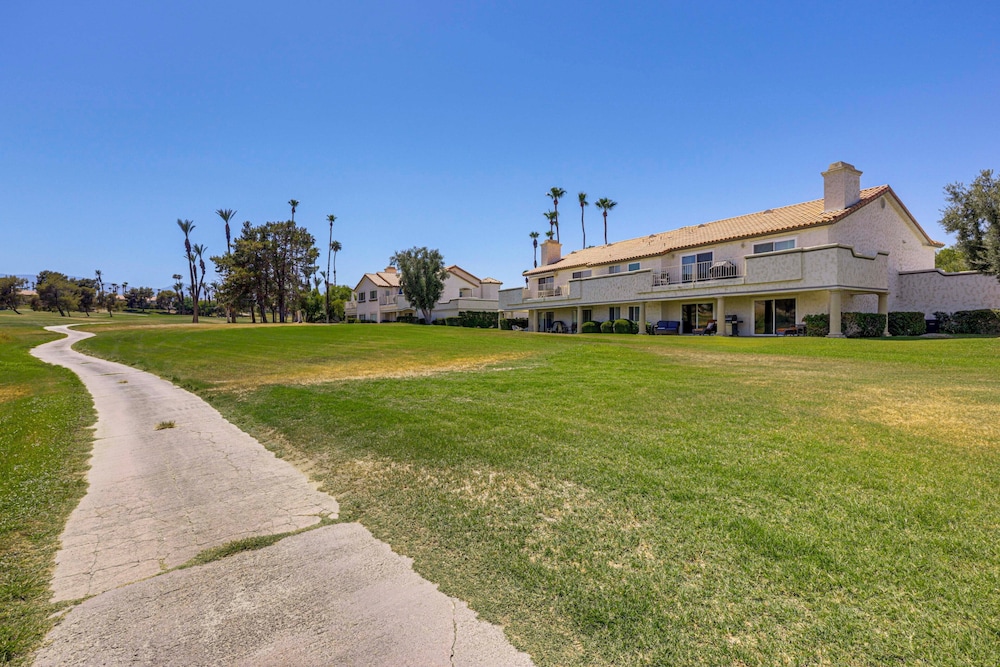Palm Desert Golf Getaway w/ Views + Resort Perks