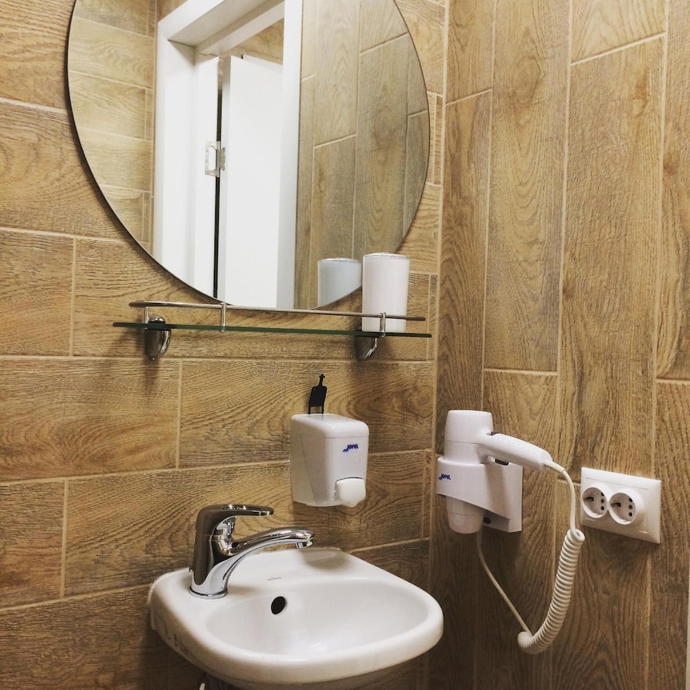Hostel 65