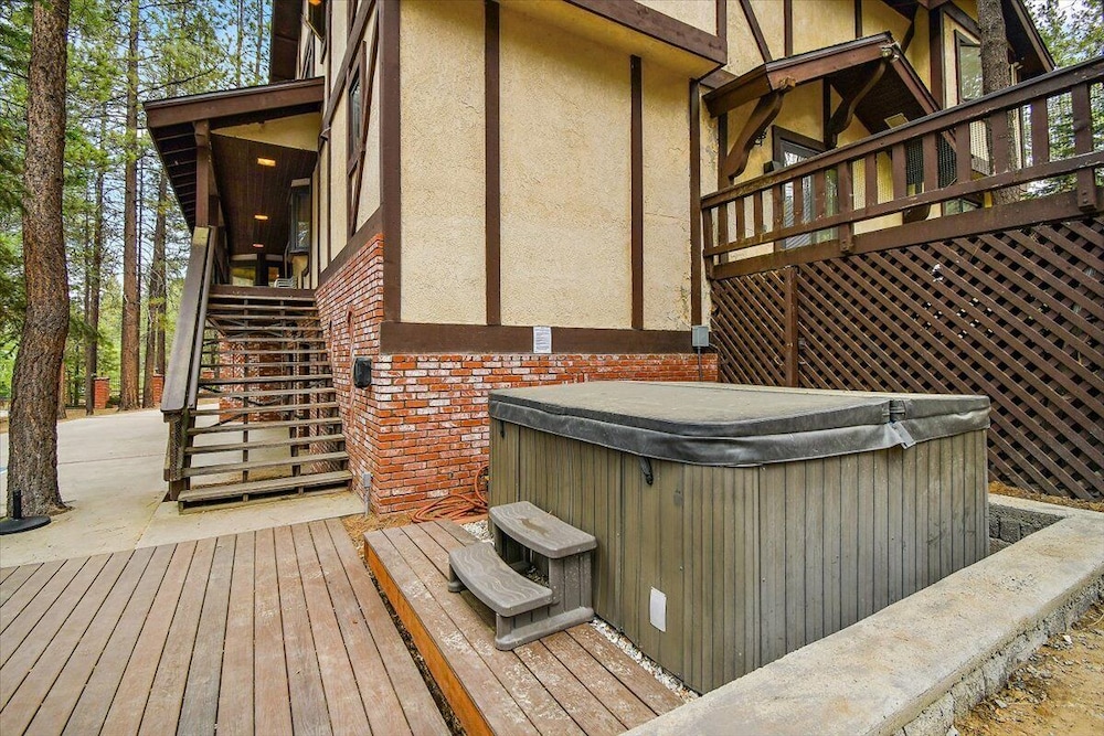 Summit Lodge 2