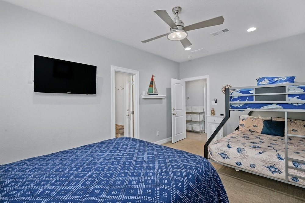 Just One More Day 4 Bedroom Home by RedAwning