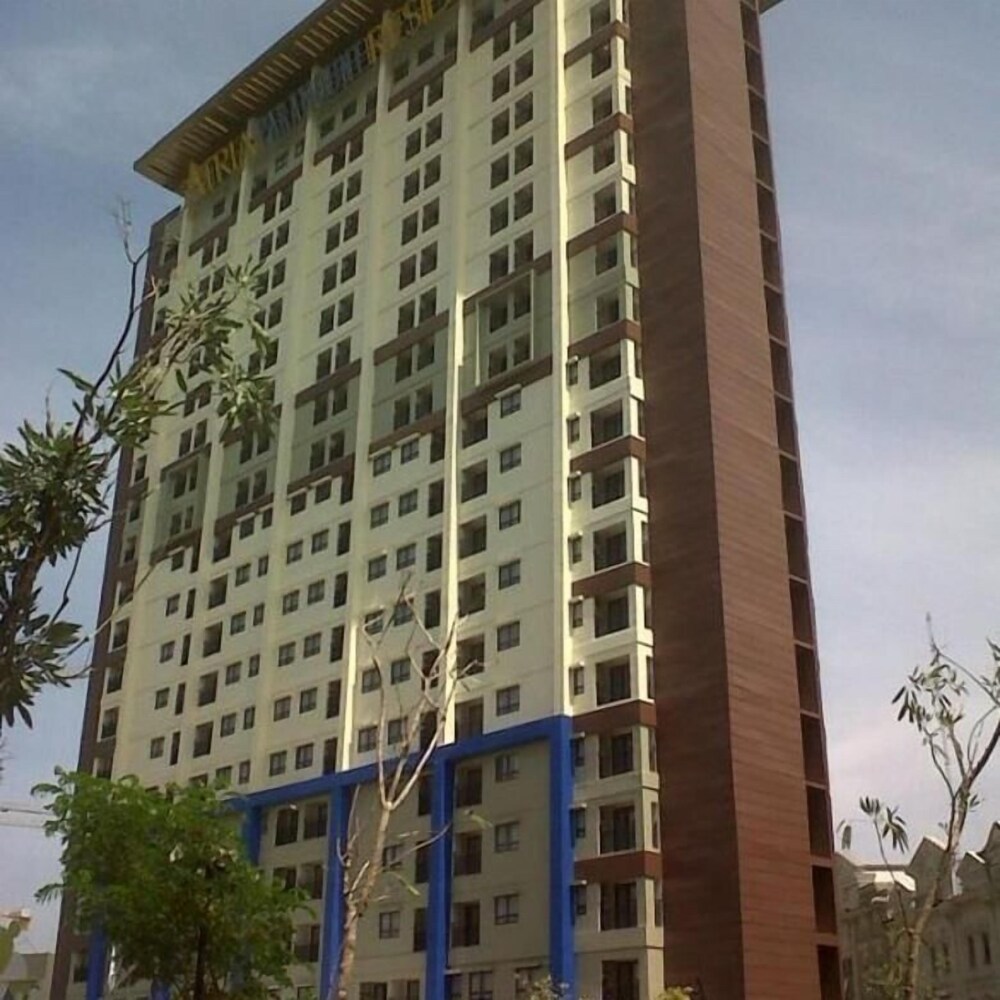 Comfy and Minimalist 1BR Apartment at Atria Residence