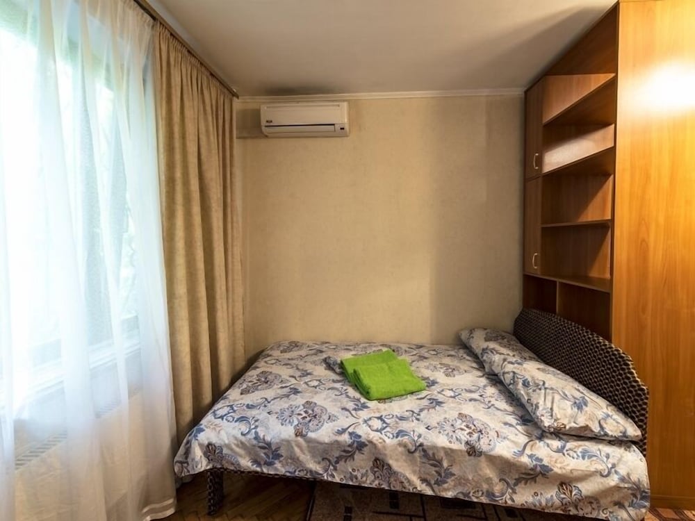 Apartment - Profsoyuznaya 98
