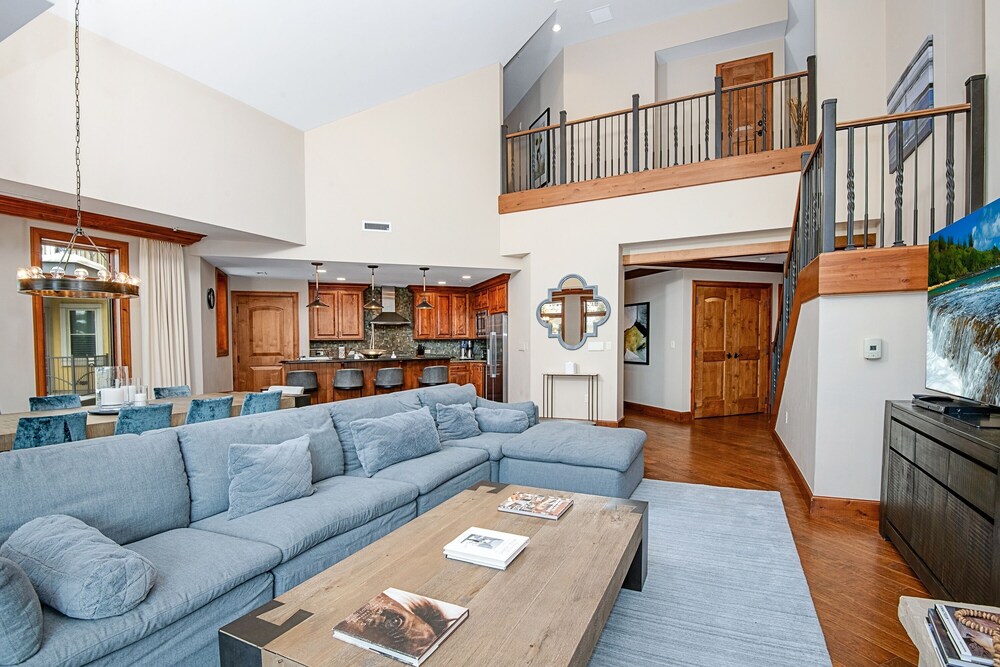 Ritz Carlton Vail #402 4 Bedroom Condo