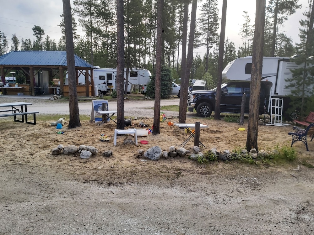 Blue River Cabins Campground & RV Park