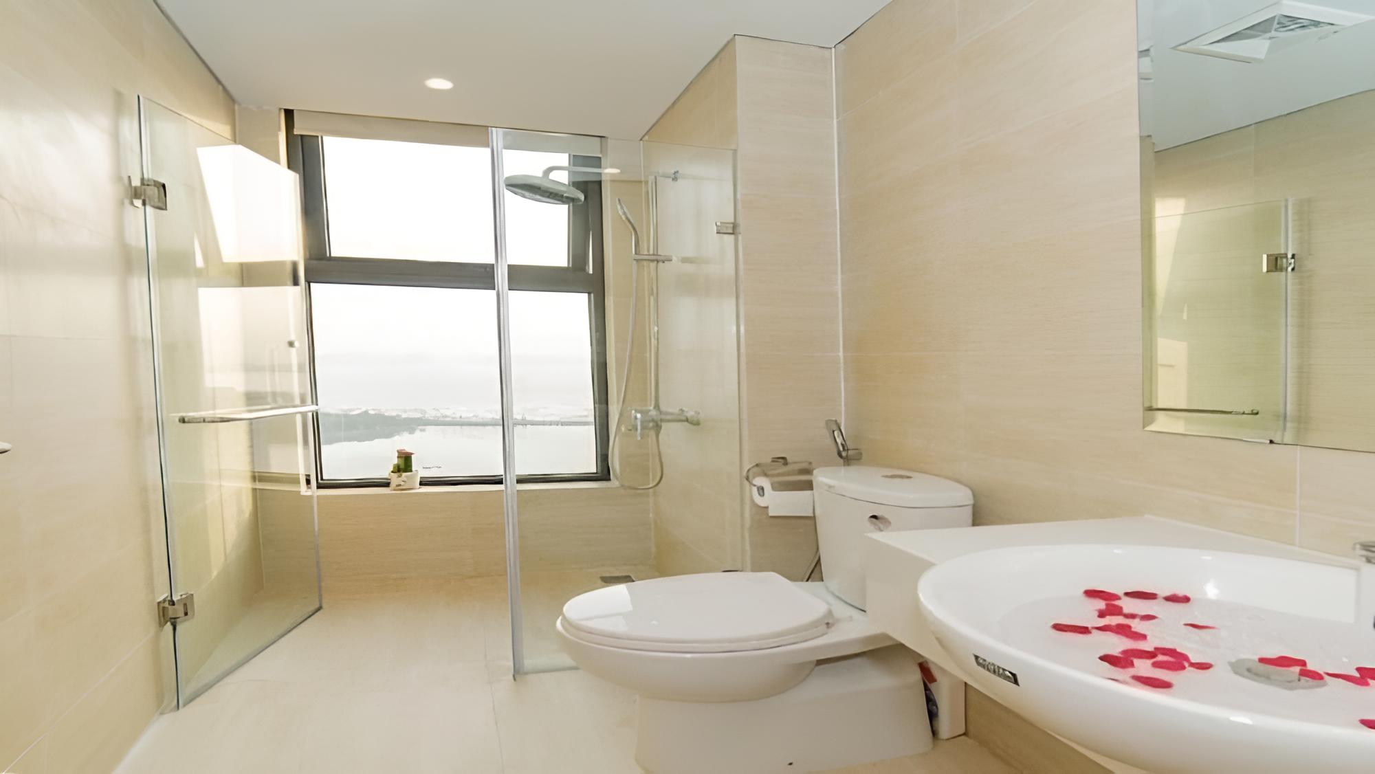 Advisor Travel Green Bay Halong view 2