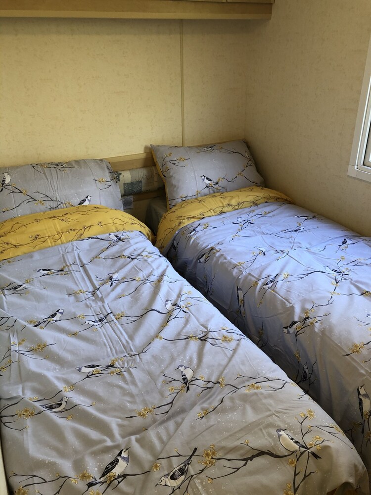 Captivating 2-bed Static Caravan in Holyhead view 2