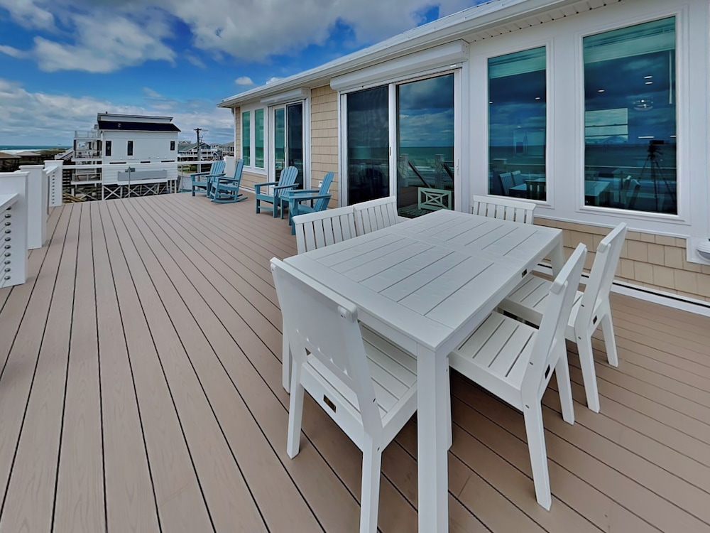 Turtle Paradise by Topsail Realty
