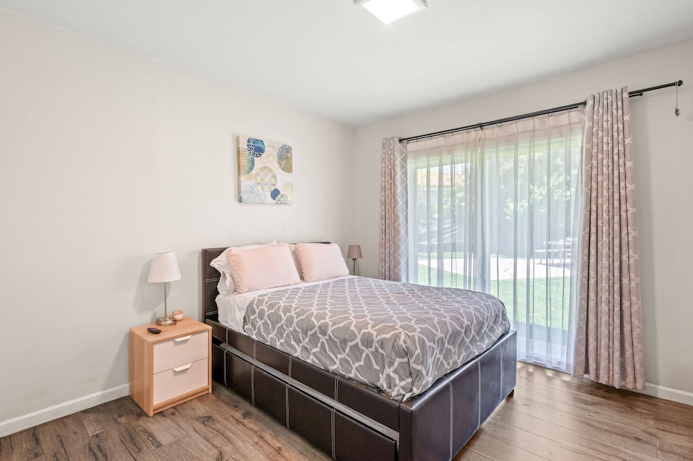 Spacious Family Friendly House in Central Location