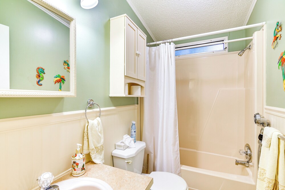 Tranquil Home Near Golf in North Fort Myers!