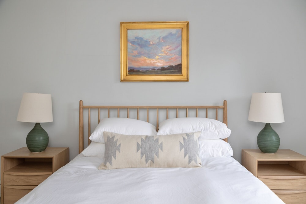 River House in the Heart of Middlebury view 3