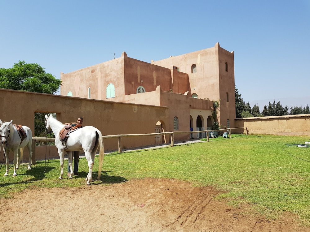 Palais Claudio Bravo