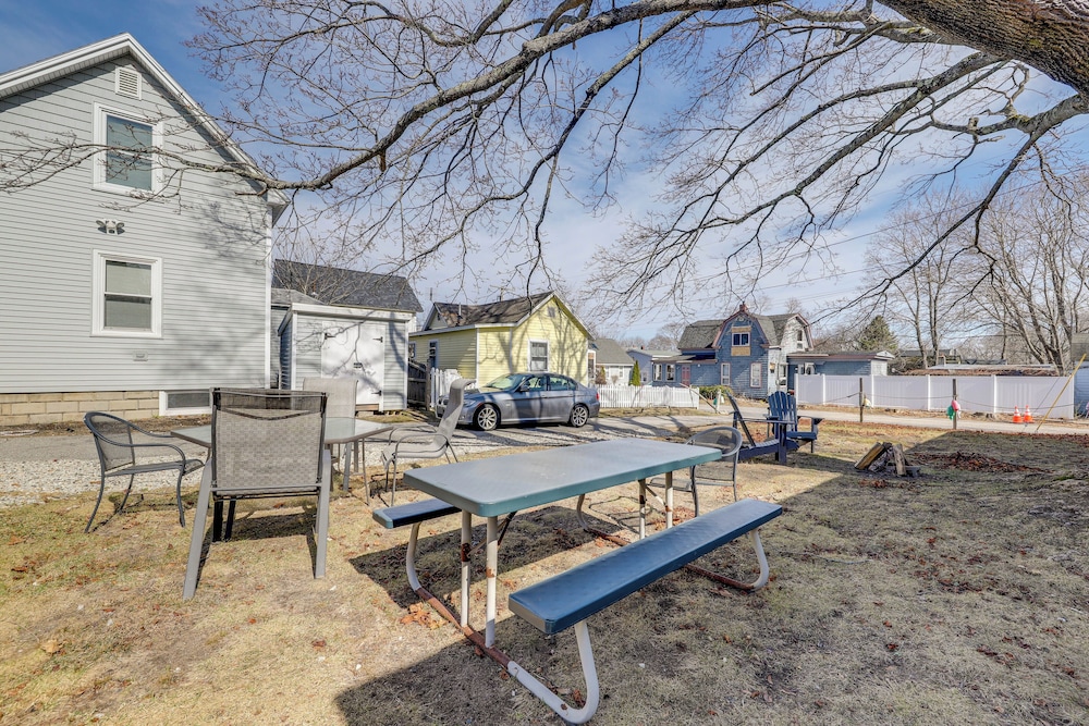 1/2 Mi to Pier: Wfh-friendly Apt in Maine!