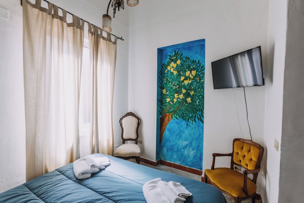 Real Umberto Apartments by WonderfuI Italy