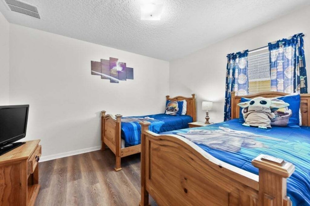 Cozy 4br Pool Home W/ Game Room Near Disney 4 Bedroom Villa