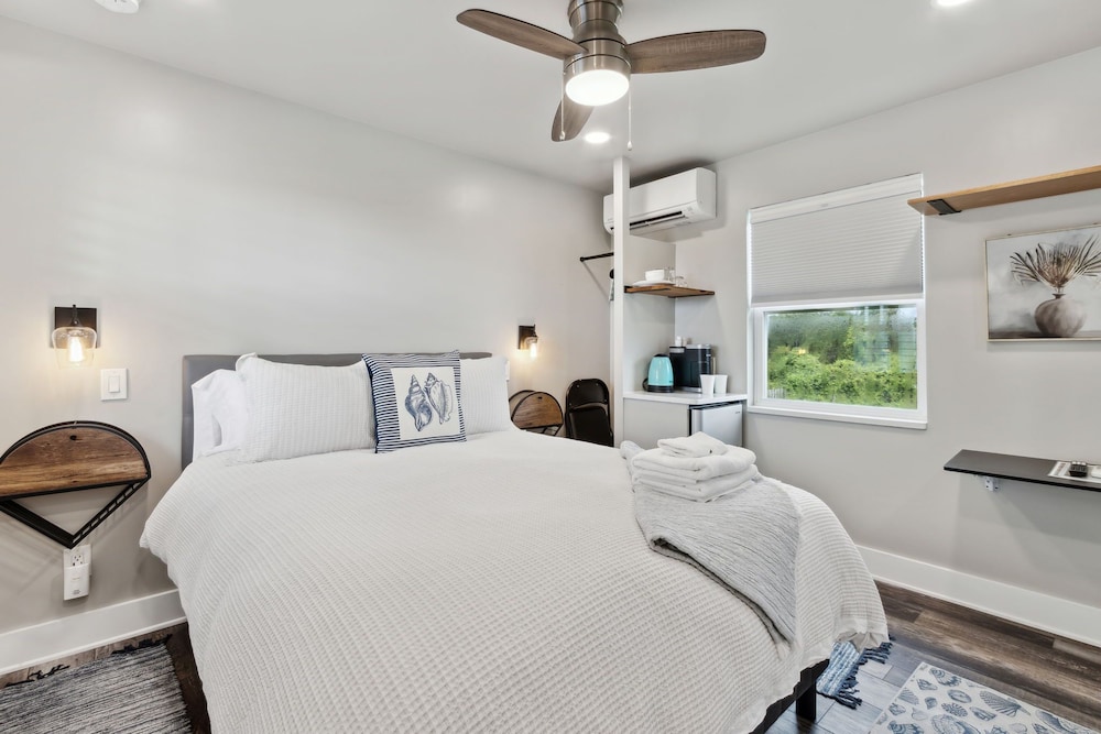 Beach 5 Villas - Immaculate 300 steps from the Ocean view 4