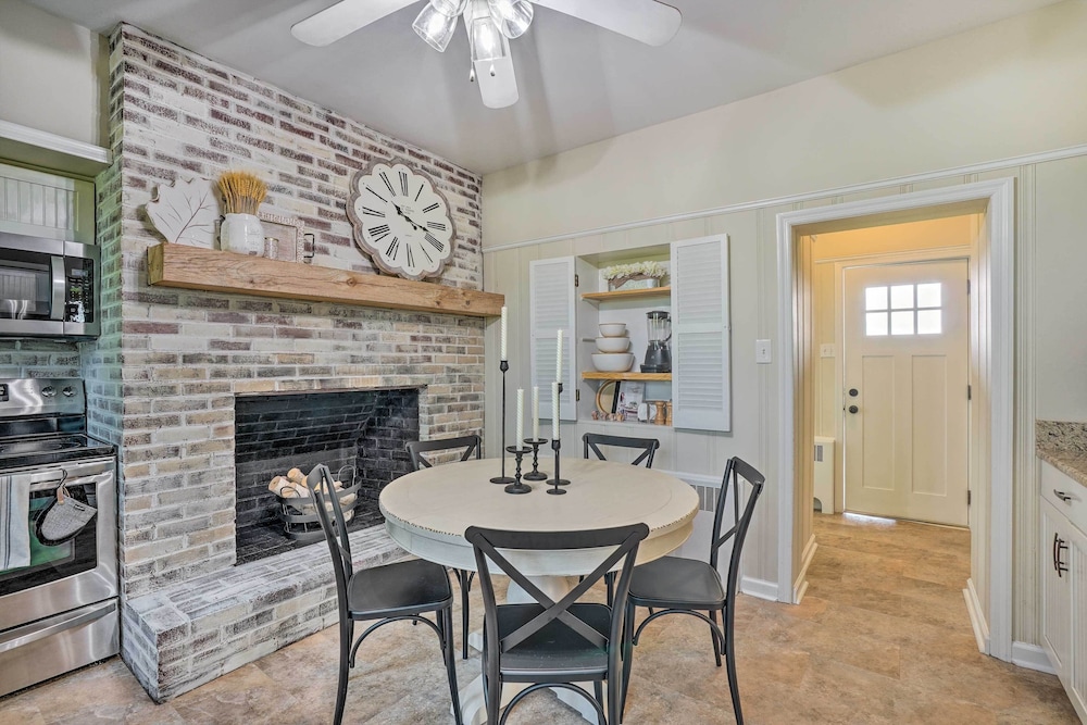 Upscale Country Home w/ Fire Pit in Taneytown! - Property Image 6