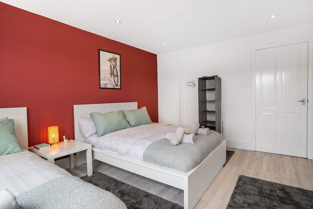 3 Bedroom House-free Parking