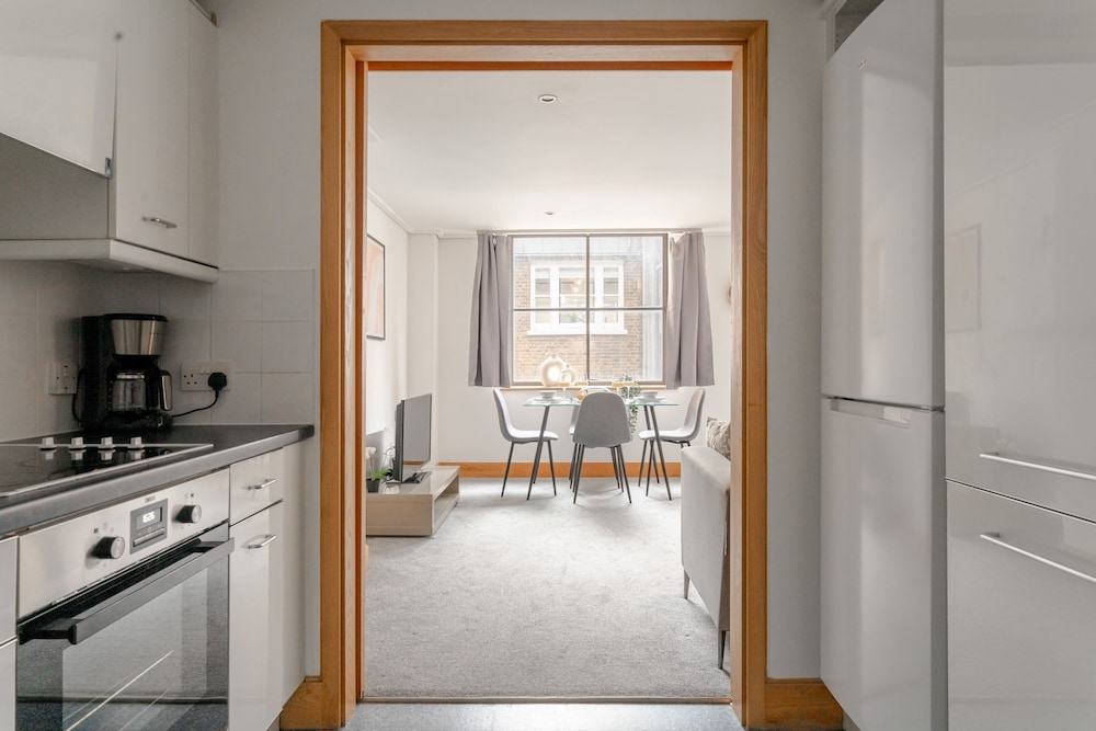 Holborn Penthouse Apartment with Terrace