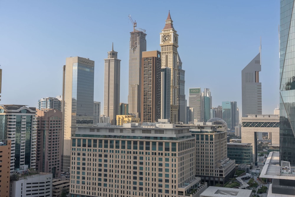 Well-furnished 3 Bedroom in Park Towers Difc