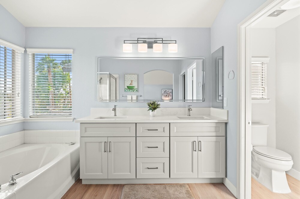 Bright Designer Home w Pool Near Everything
