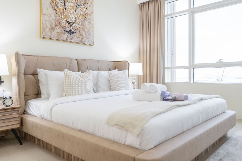 1 Bedroom in Marina With Stunning Ain Dubai View