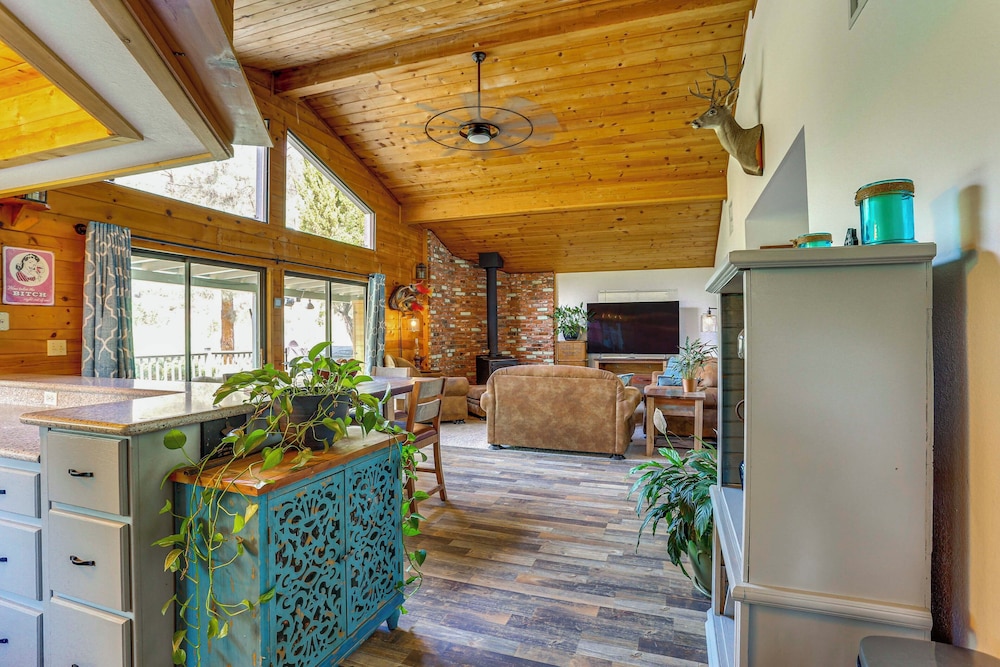 Scenic Riverfront Escape w/ Sauna in Junction City