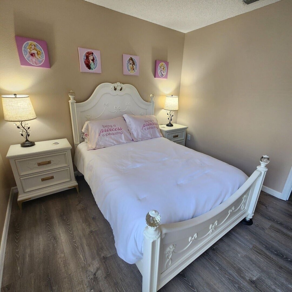 LKB4705AW 4 Bedroom villa in Lake Berkley 4 Home