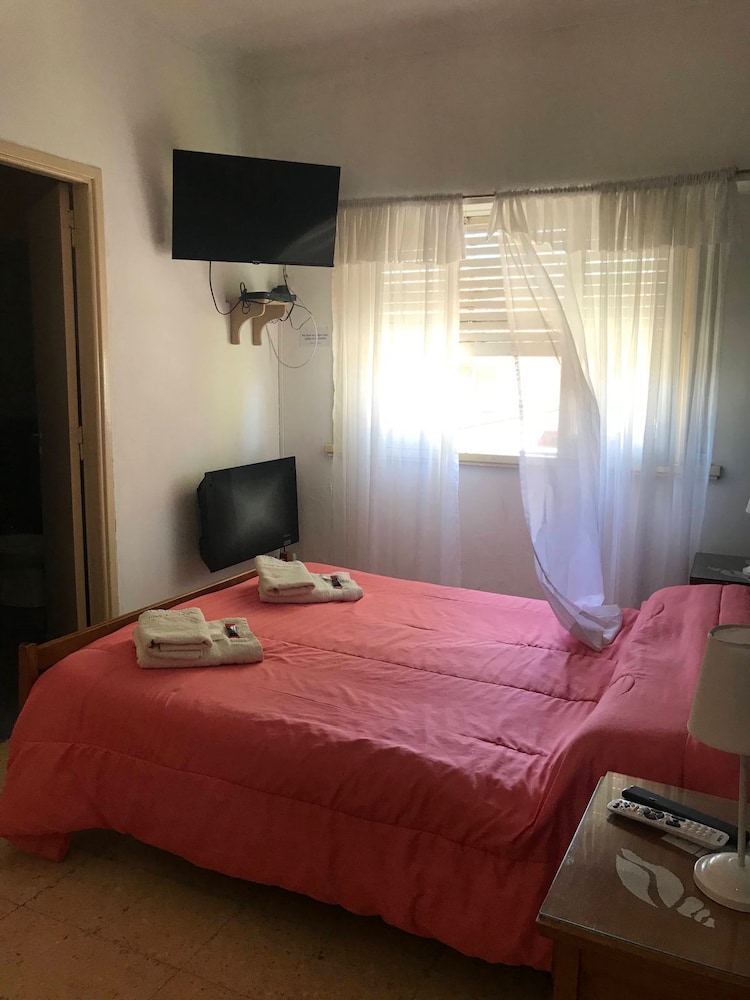 Hotel Embassy