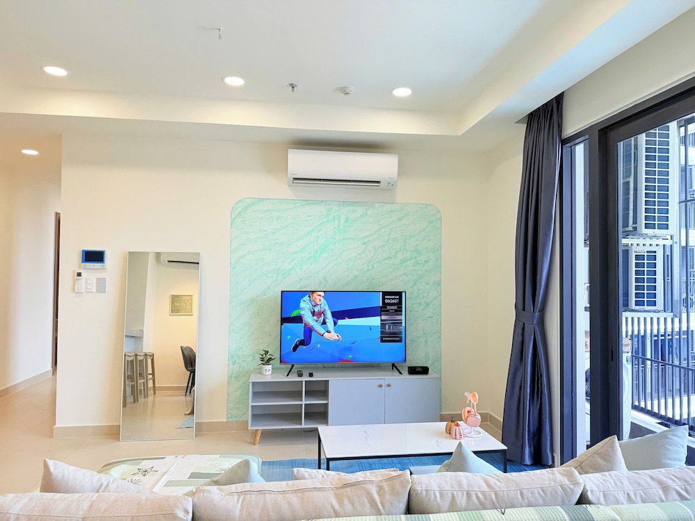 Homie's The Glory Apartment