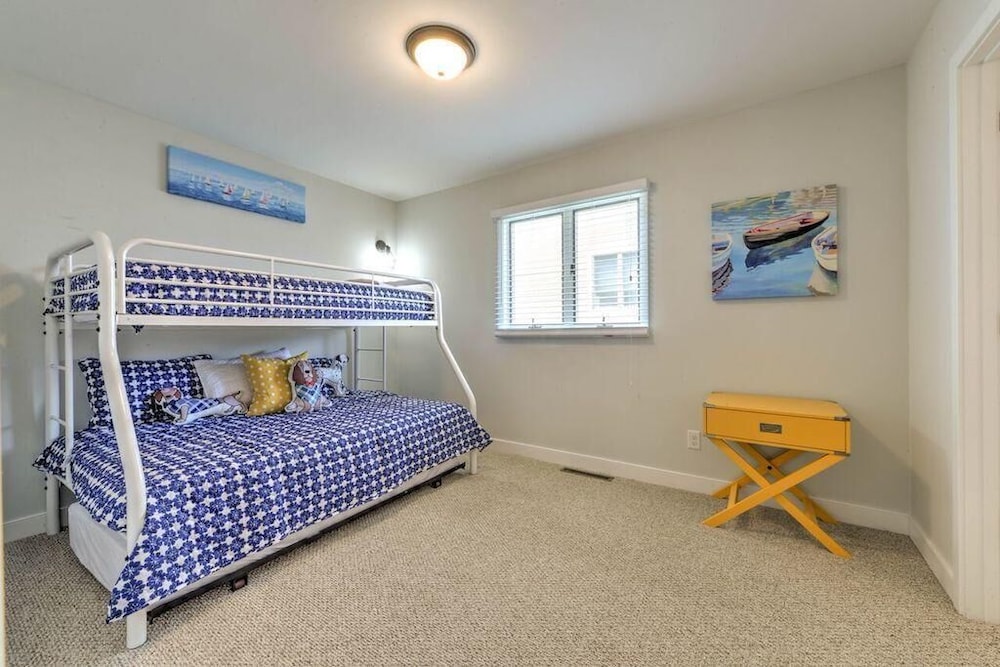 Bayard Avenue 2202a