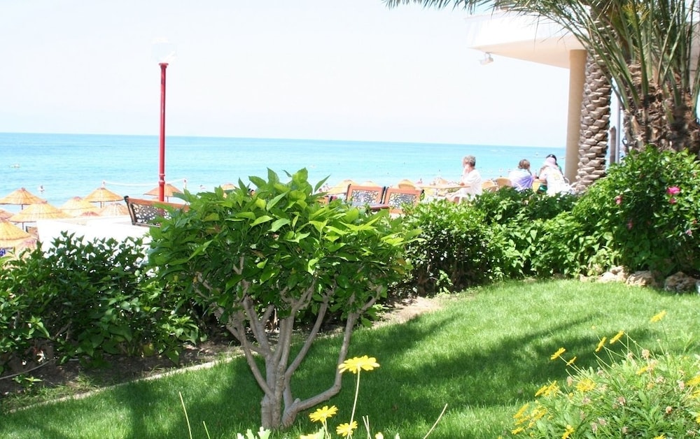 Rubi Hotel