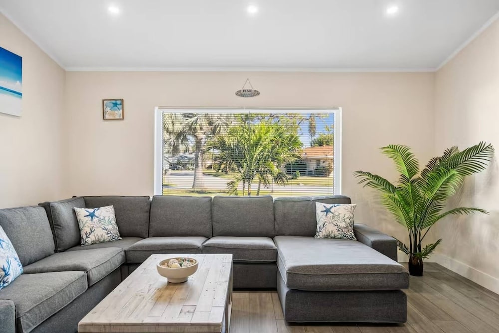 The Tropical Retreat