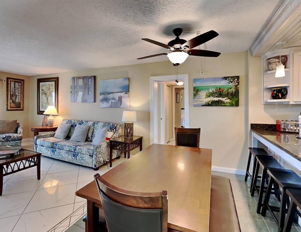 Emerald Isle Fort Walton Beach by Southern Vacation Rentals
