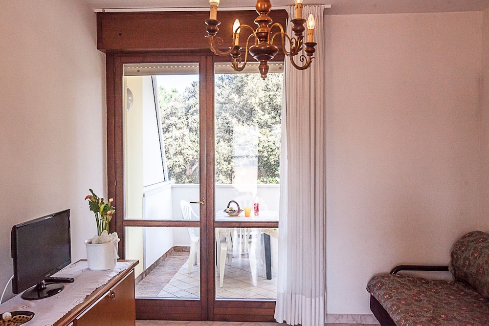 Seaside Happiness Flat and Shared Pool in Rosolina