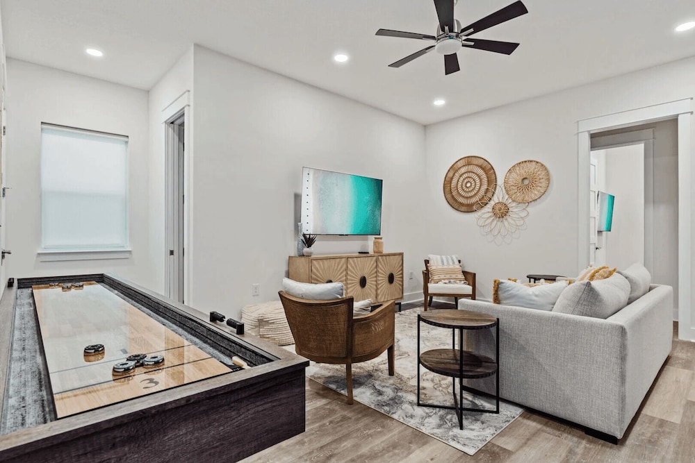 Wanderlust by Avantstay Walk to Beach + Pool New Construction