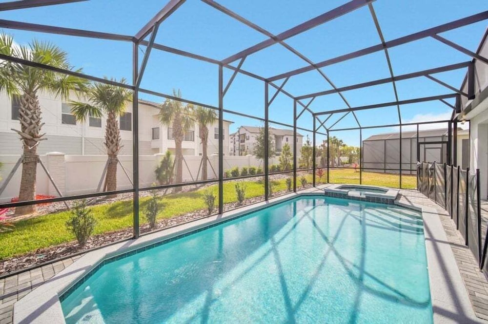 Everyone's Family Fun Home, Slides In Kids Rooms 10 Bedroom Villa