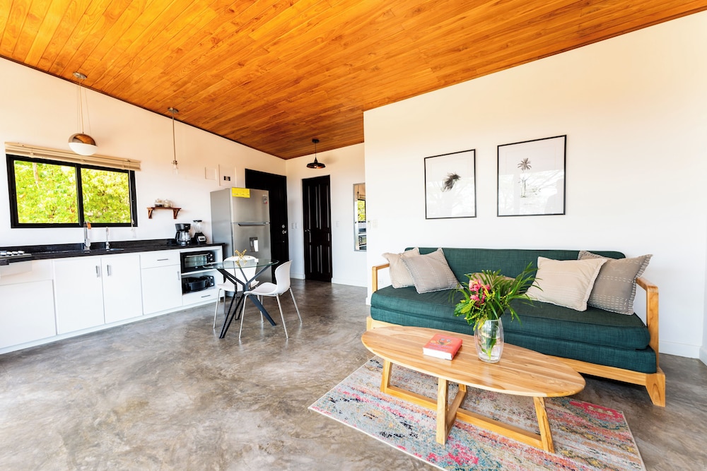 Sea View Paradise Retreat by Sea N' Rent