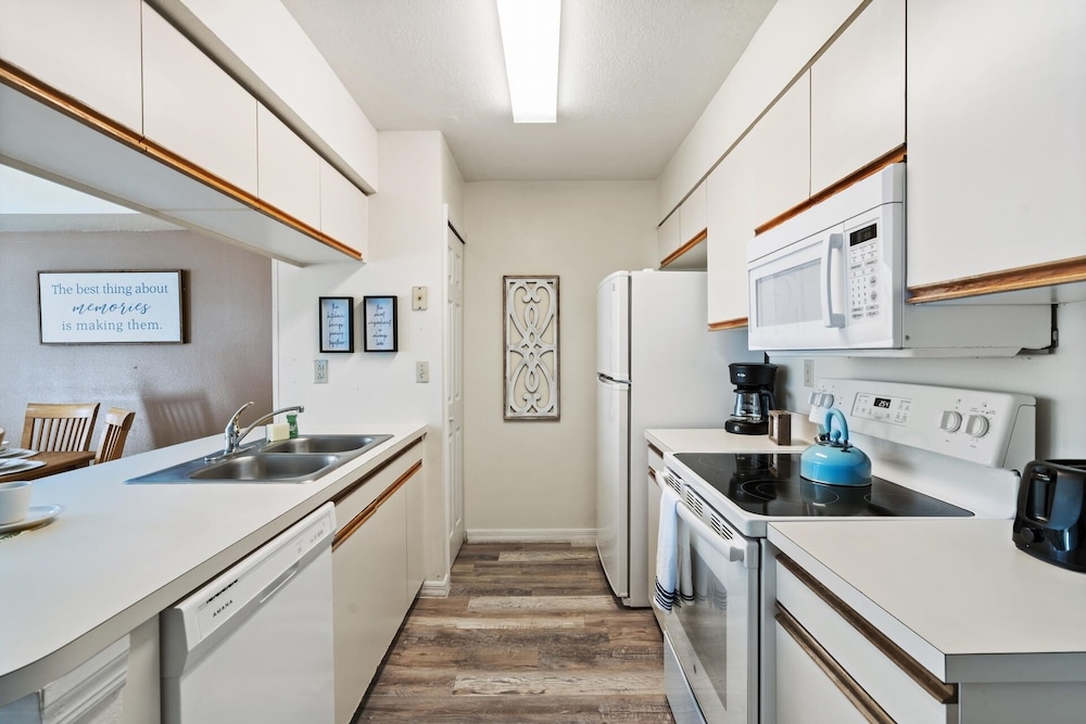 Villas at Somerset 3 Bedroom Condo Amenity Access 3 Condo