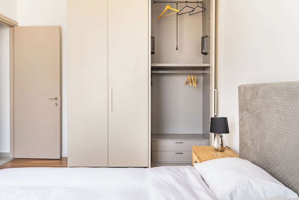 YAMAS Urban Living Platinum 77 Apartments