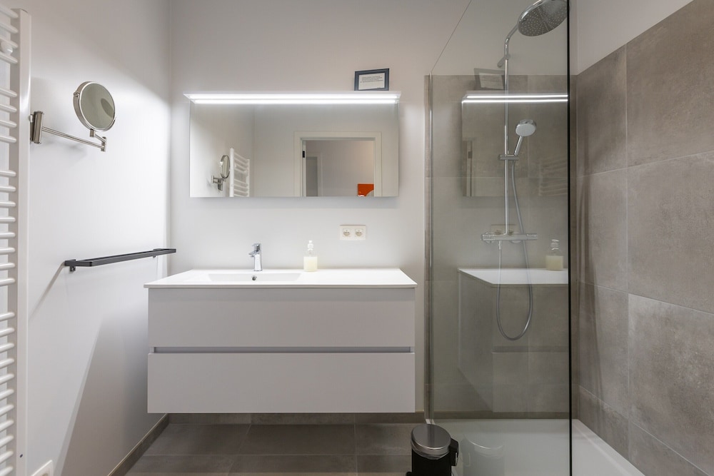 Newly Built Flat Near the City Centre