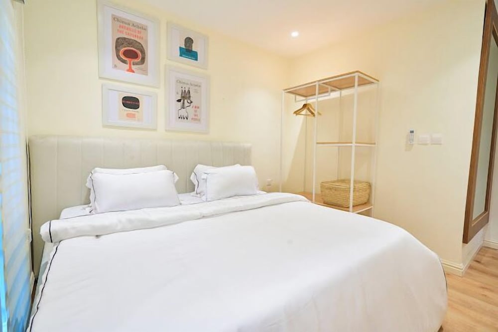 Hillview Apartments